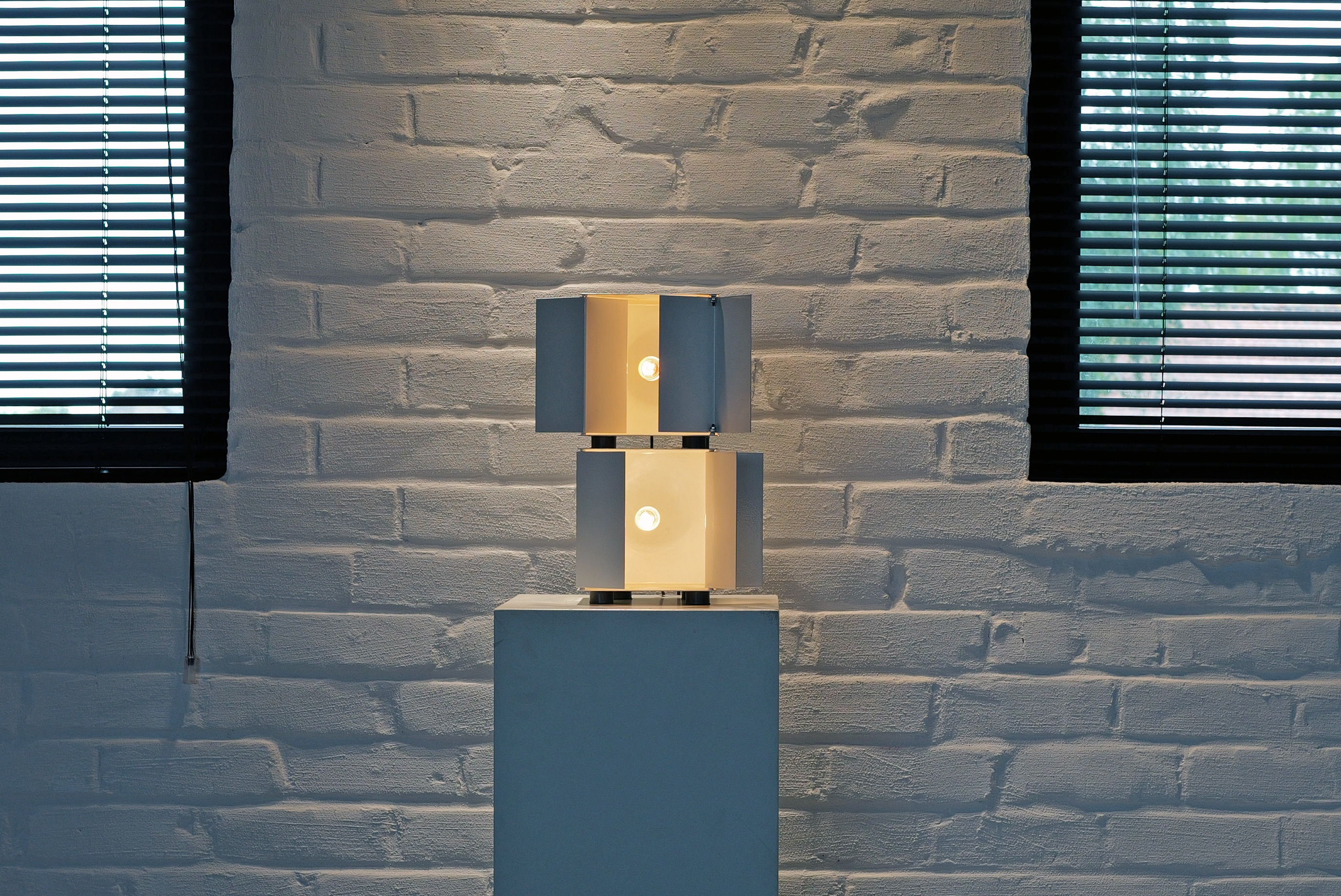 Table lamp 3H attributed by Paolo Tilche for Sirrah, 1971