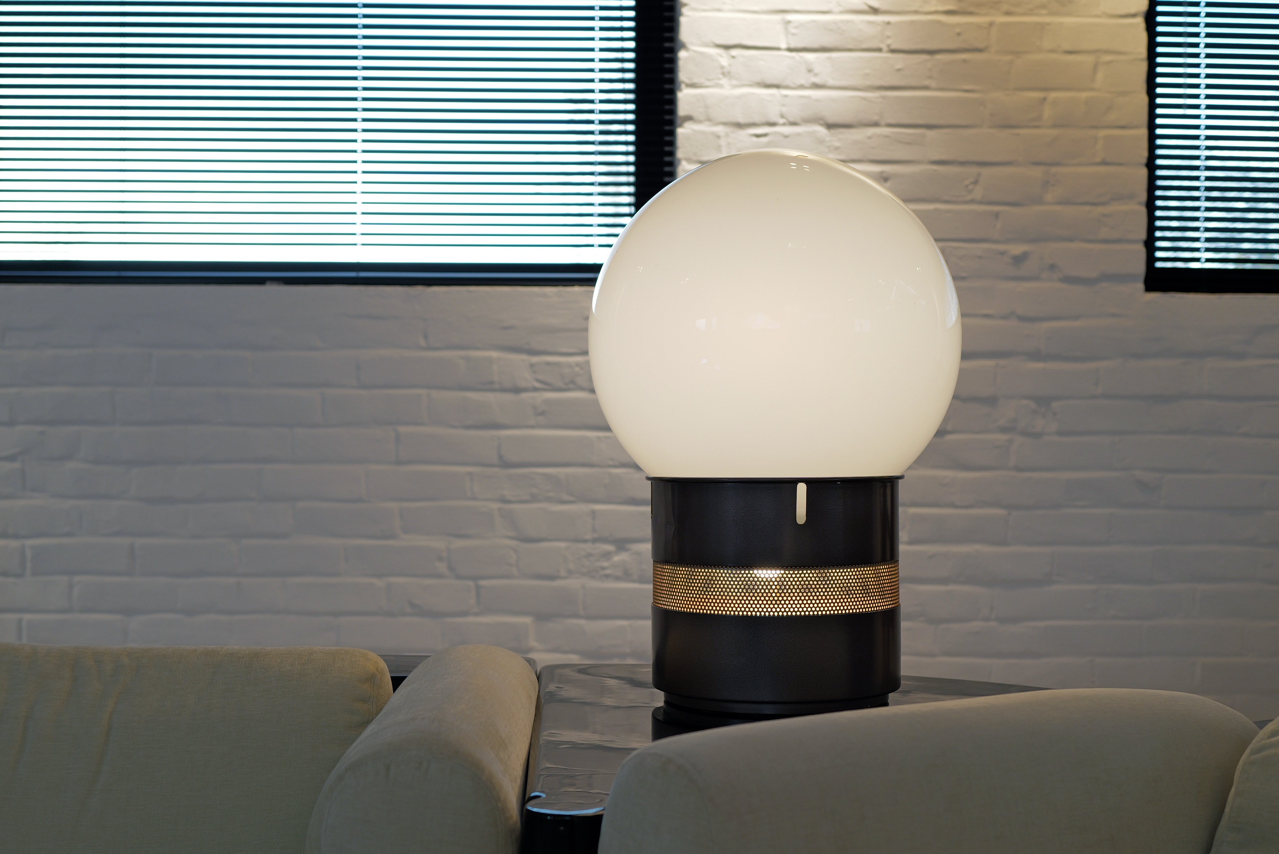 “Mezzo Oracolo” van Gae Aulenti voor Artemide, 1960's