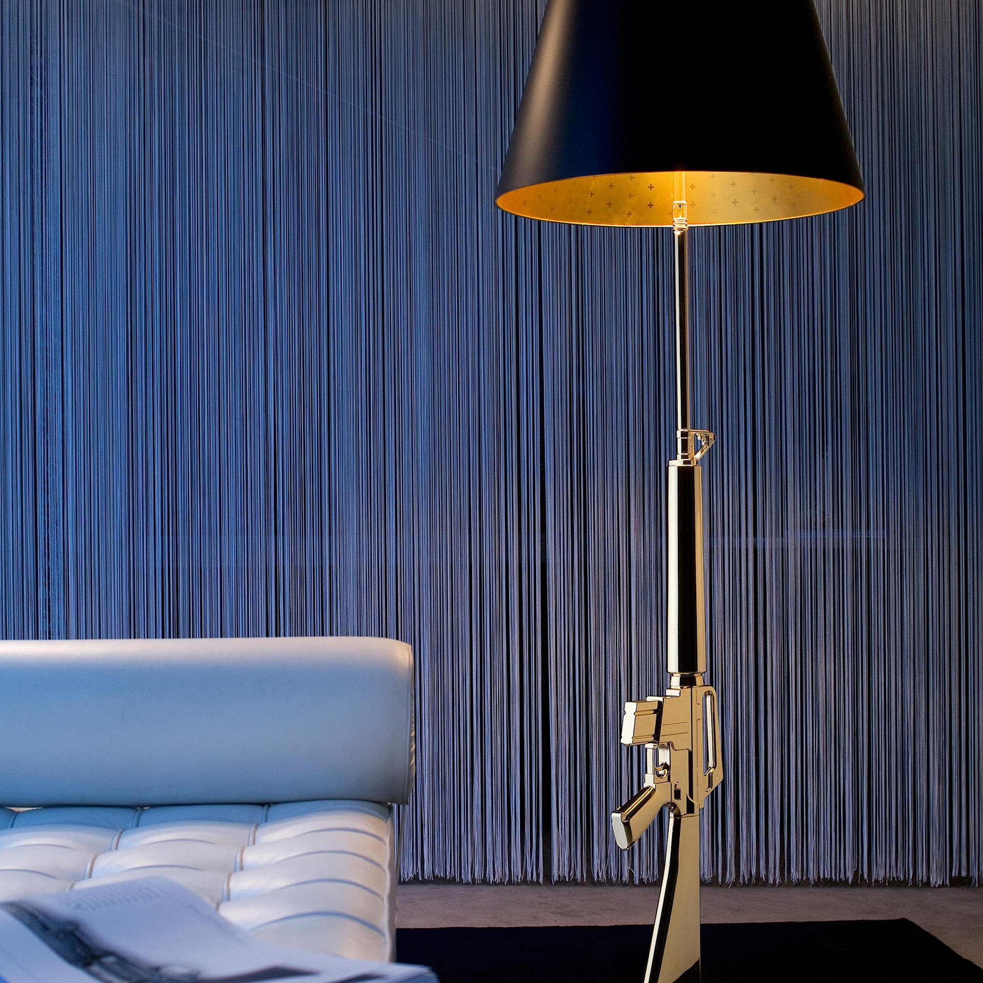 Lampadaire Gun plaqué or 18 carats de Philippe Starck pour FLOS