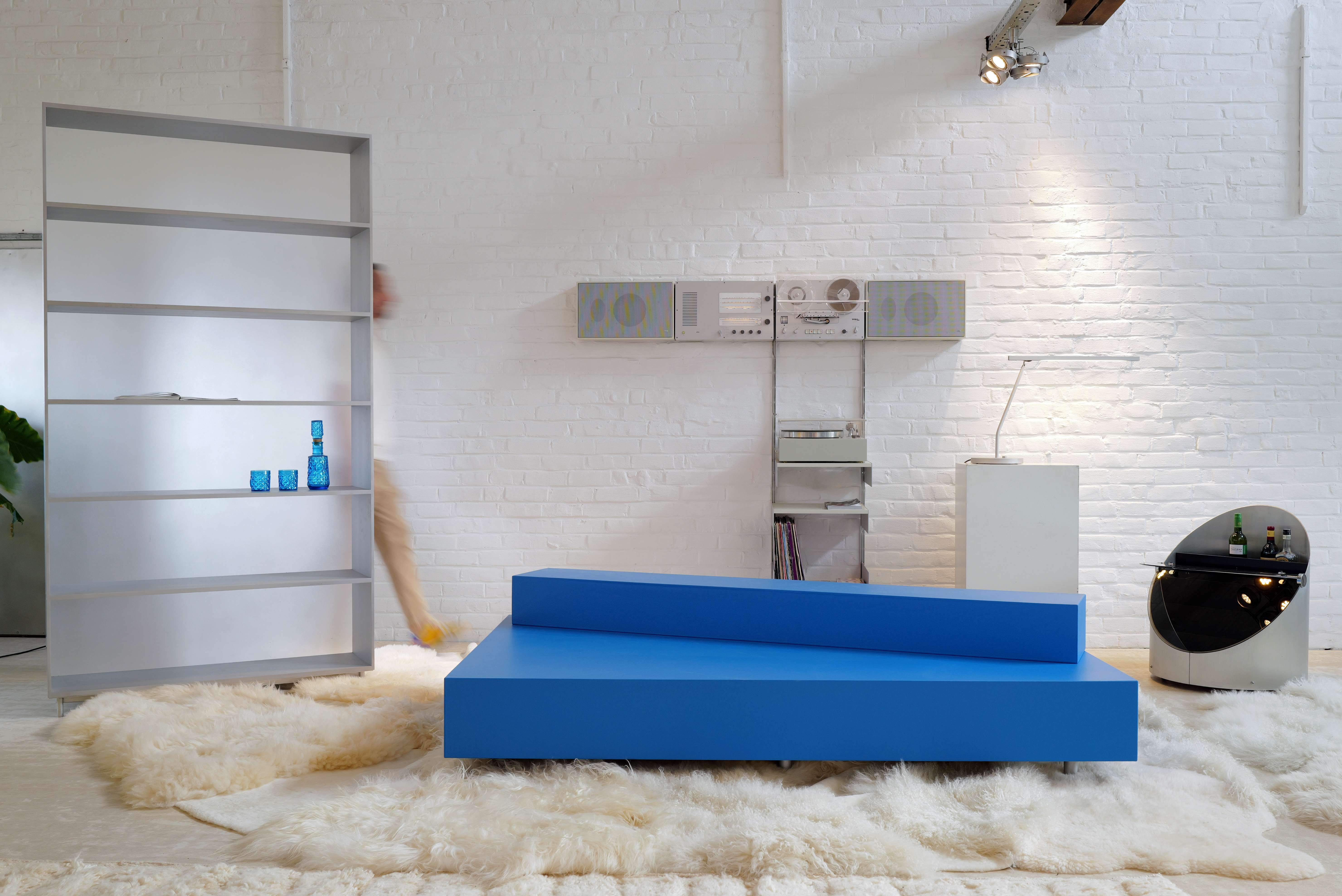 Maarten Van Severen Blue Bench voor de MVS Foundation