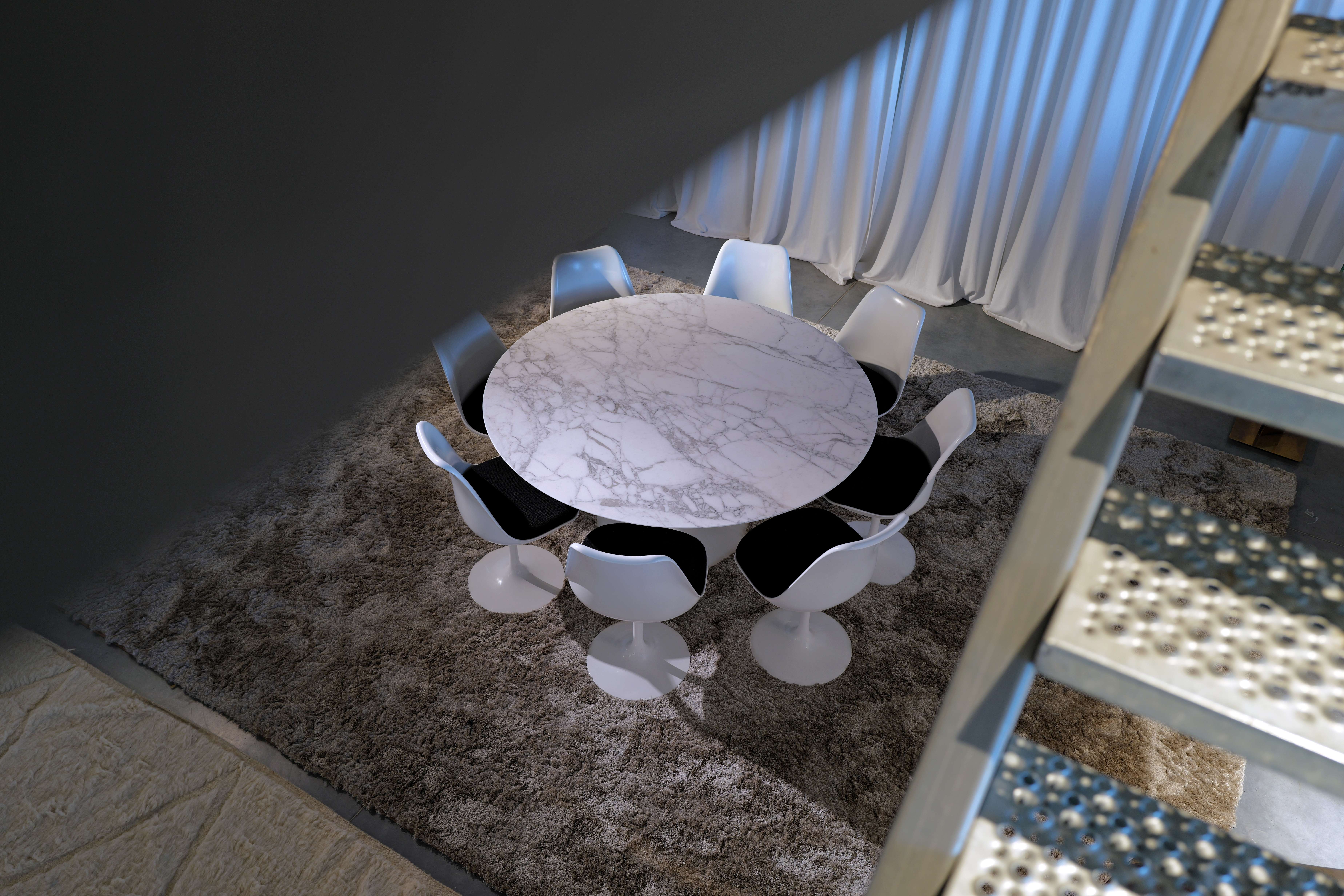 Table Tulipe Marble Knoll conçue par Eero Saarinen