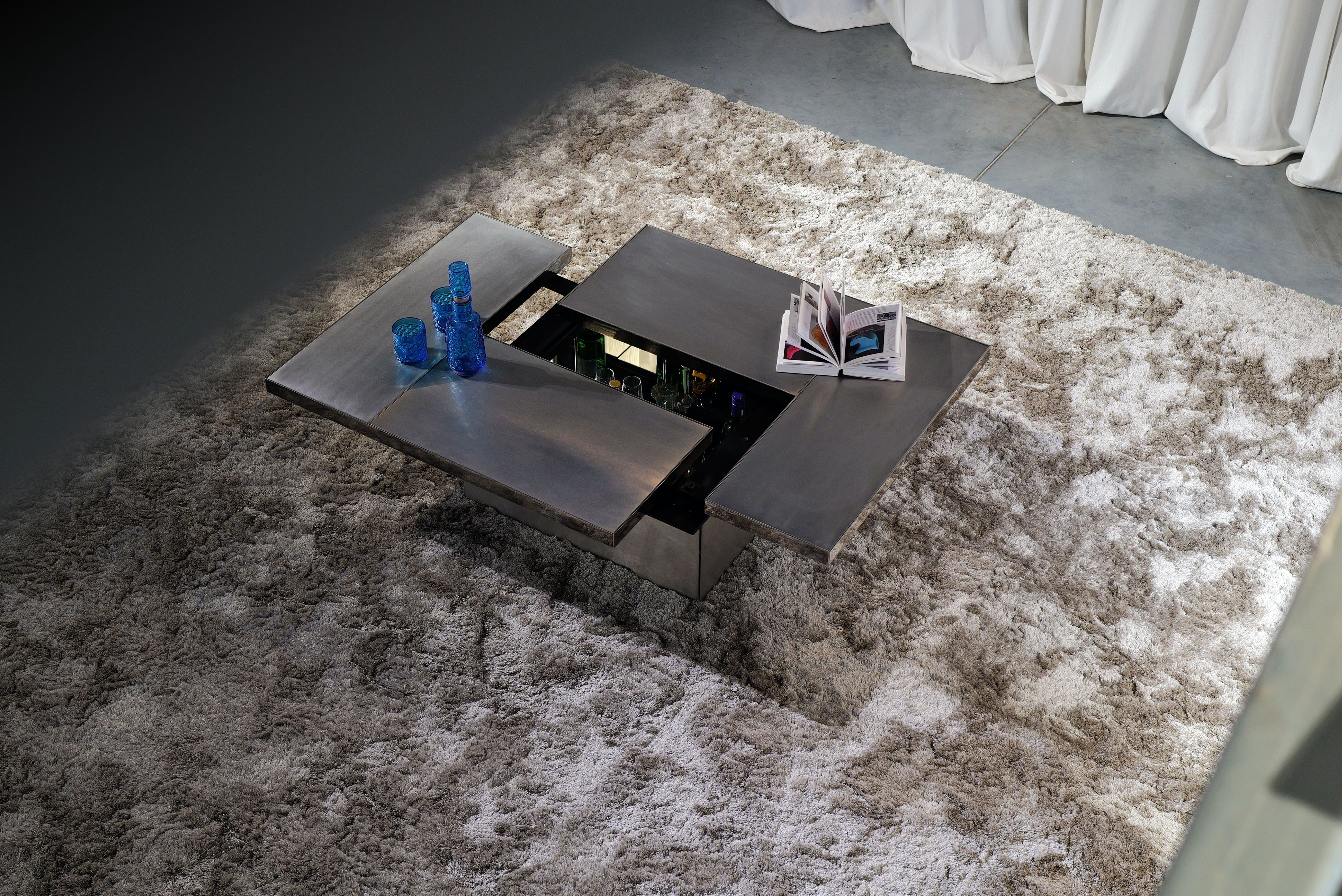 Belgo Chrom salontafel met verborgen bar, 1970's