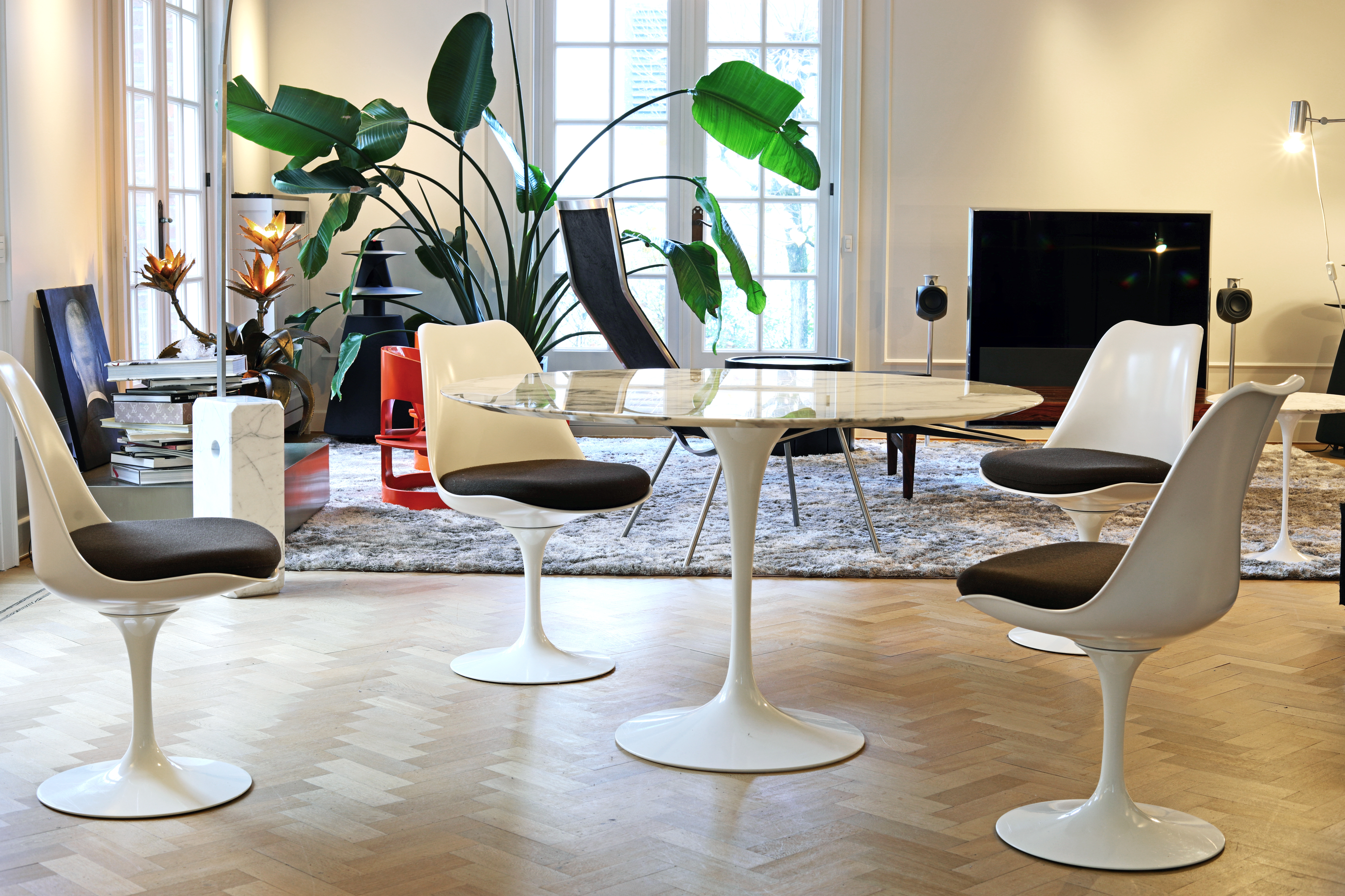 Set van 4 tulip stoelen door Eero Saarinen voor knoll international